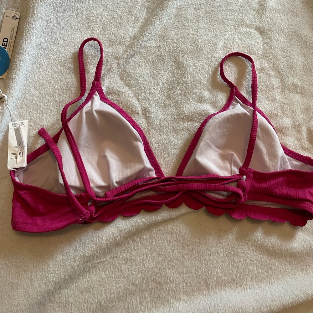 BNWT, Cupshe, fuchsia ruffle bikini top, XL, BRAND NEW - Picture 3 of 5